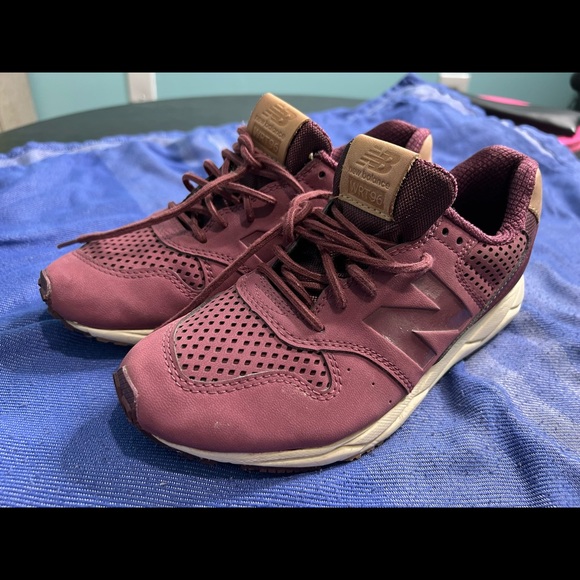 New Balance WRT96 Womens Ndurance Lightweight Running Shoes - Picture 2 of 3